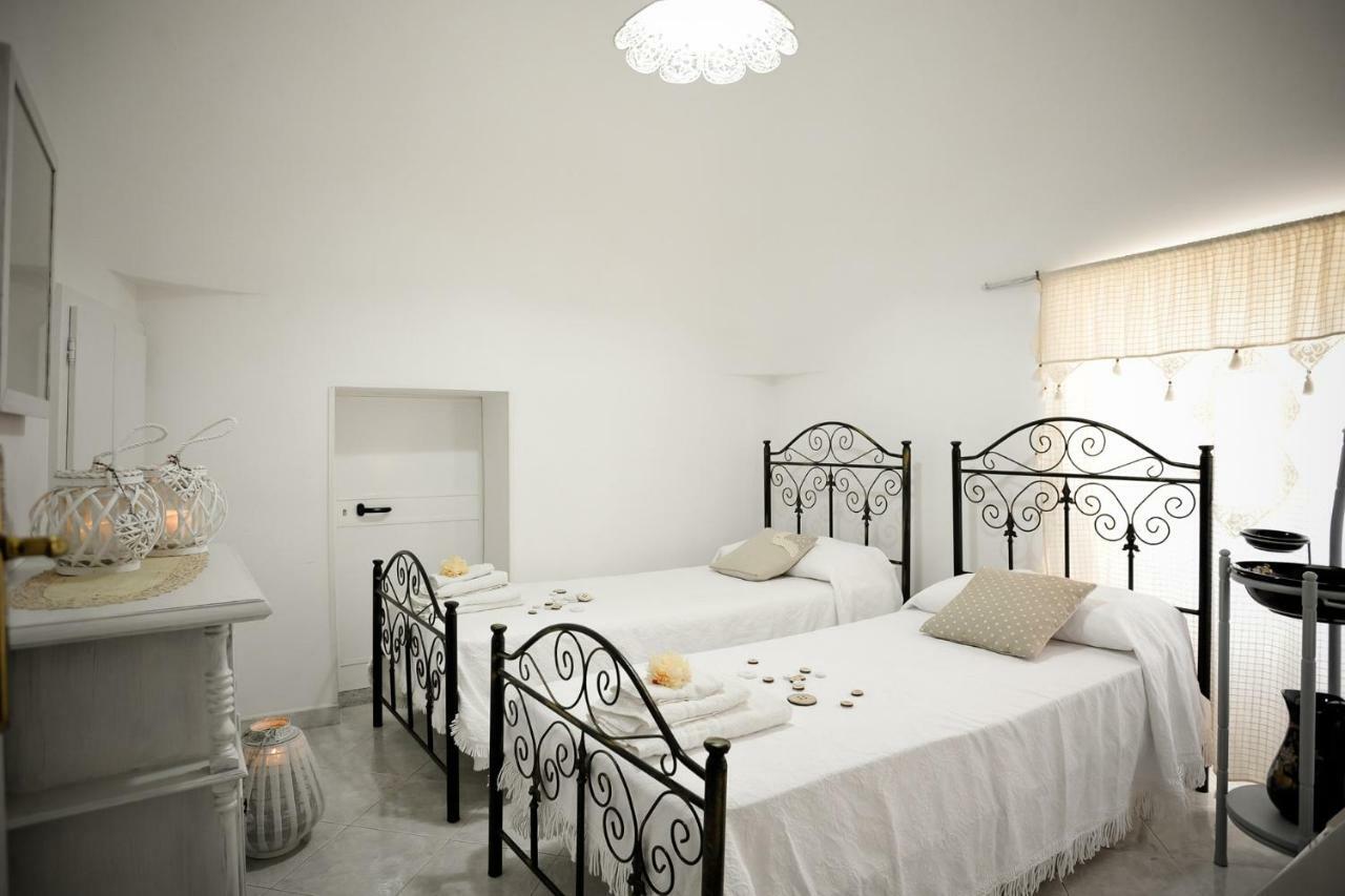 Trulli Di Nonna Palma Villa Locorotondo Exterior photo